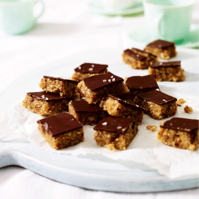 easy-chocolate-bites-with-date-coconut